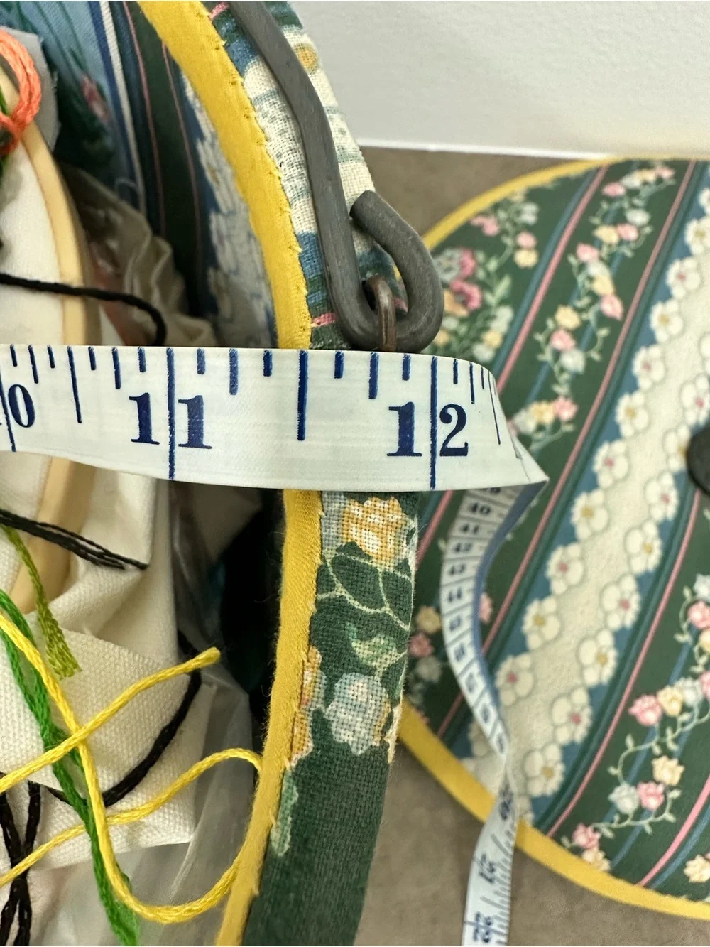 Vintage Floral Striped Fabric Padded Sewing Basket & Supplies Handle Lid 12” dia